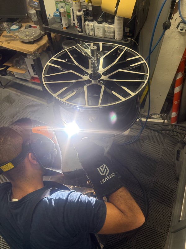 Réparer une fissure intérieure sur jante BMW par soudure à Gémenos près de Marseille