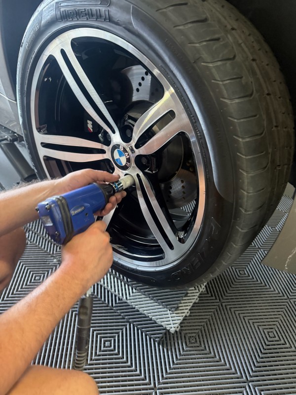 Réparer 4 jantes de BMW M6 abîmées ou rayées à Gémenos et Marseille