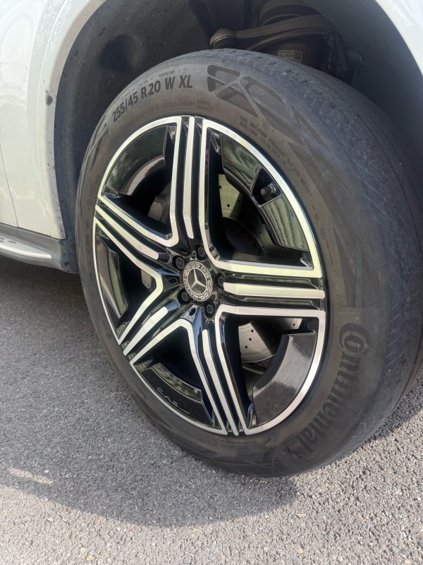 Réparer une jante abîmée sur Mercedes GLC à Aix-en-Provence : intervention rapide et soignée