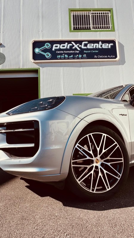Réparation et réusinage de 4 jantes alu Porsche Cayenne comme neuves à Gémenos près de Marseille