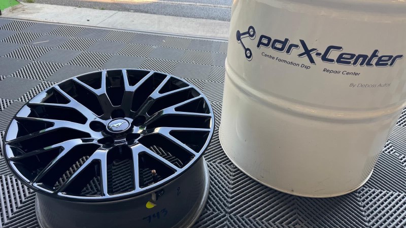 Réparation de jantes Tesla éraflées à Gémenos et Marseille