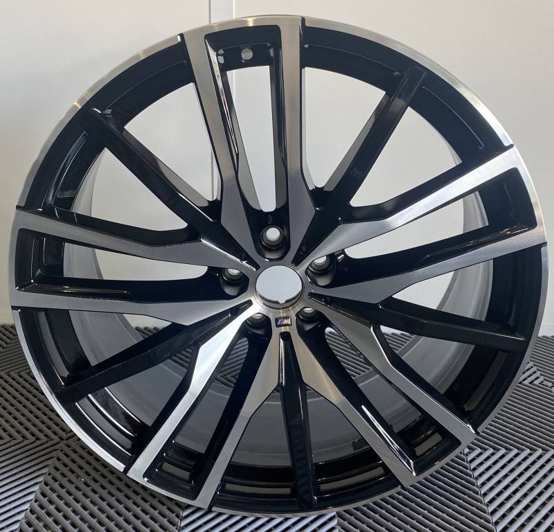 Réparation jante alu BMW série 7 21 pouces à Aix en Provence avec remise à neuf complète par expert qualifié