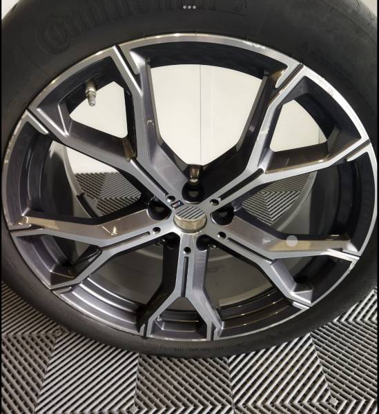 Rénovation de jante alu de bmw avec pdrx-center réparation jante alu 13