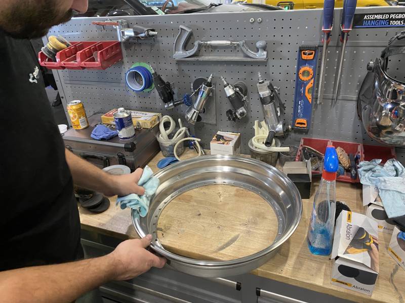 Jantes de Ferrari pendant rénovation