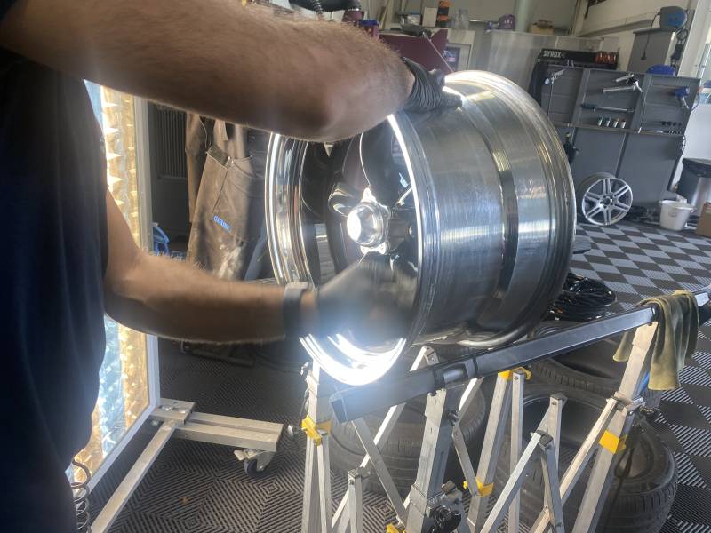 Rénovation de Jantes Poli Chrome à Marseille, Toulon, Aix et Vitrolles