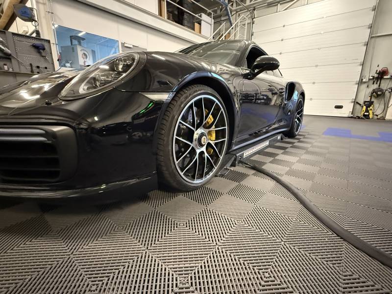 Rénovation de jante de porsche sur cassis 