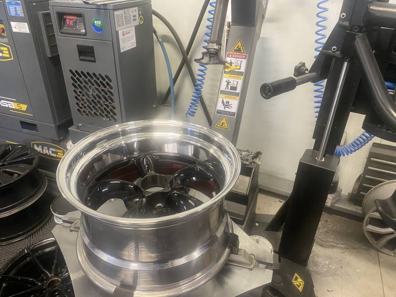 Jantes brillantes après rénovation à Aubagne