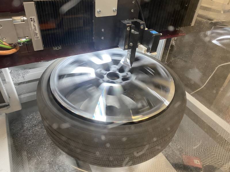 Jante alu diamantée réparée par PdrX-center