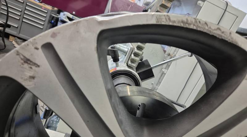 Réparation d’une jante alu sur Mercedes classe A d’un client sur marseille 13