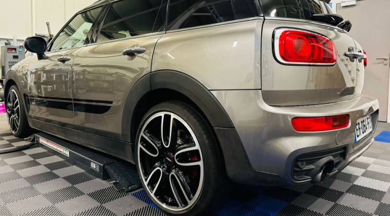 Jante alu de Mini Cooper après réparation, comme neuve