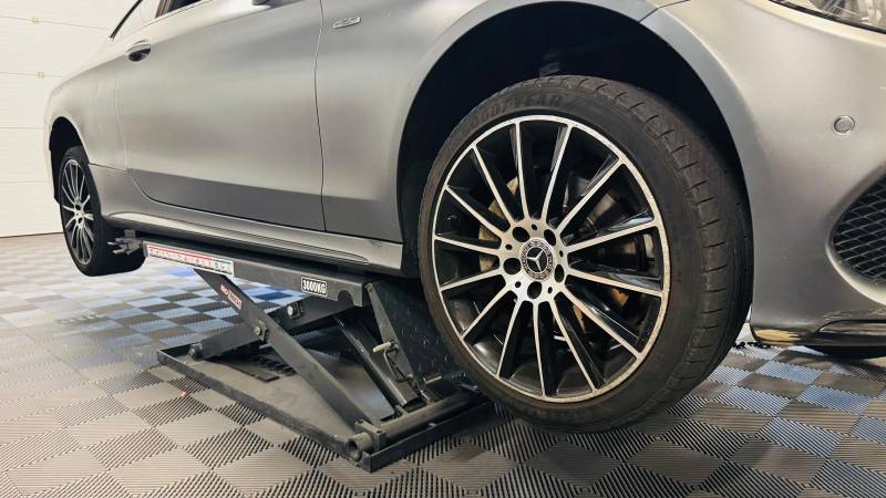 Réparation des jantes alu bi-ton fissurées sur Mercedes AMG à Marseille et Gémenos