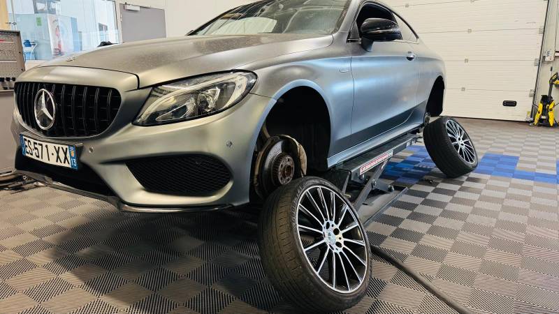 Réparation des jantes alu bi-ton fissurées sur Mercedes AMG à Marseille et Gémenos